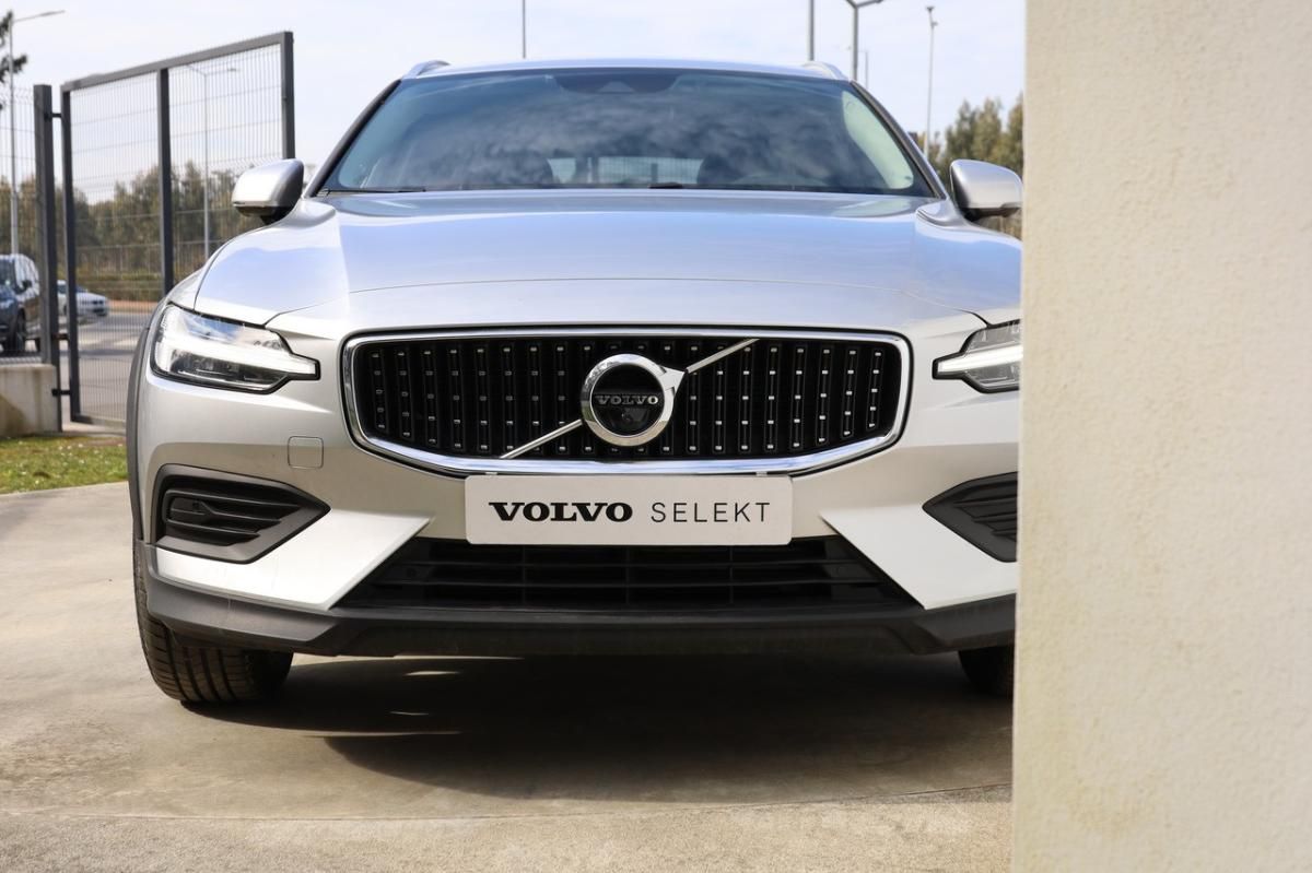 volvo-v60-cross-country-2021-diesel-1969cc