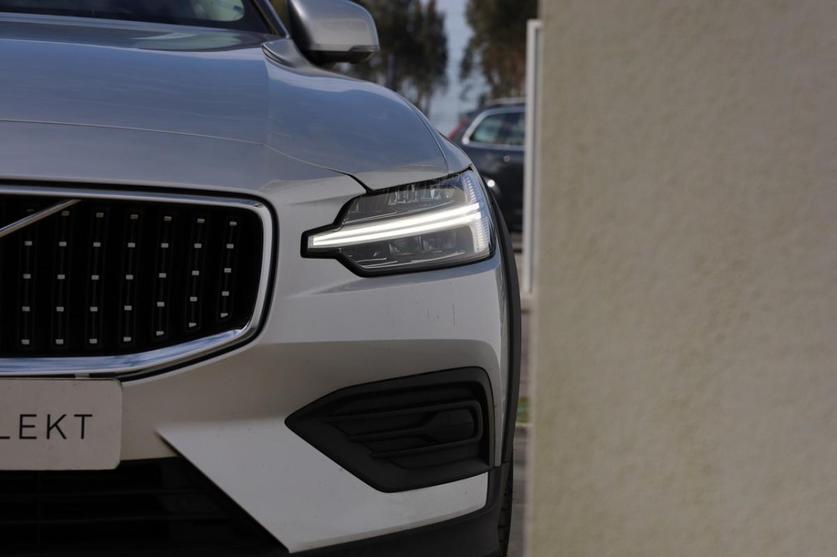 volvo-v60-cross-country-2021-diesel-1969cc