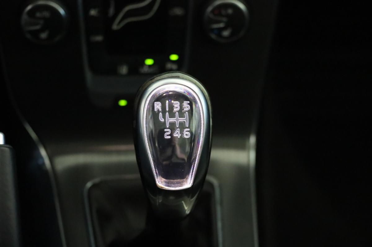 volvo-v40-2012-gasolina-1596cc