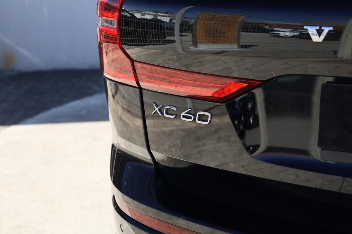 volvo-xc60-2023-hibrido-a-gasolina-1969cc