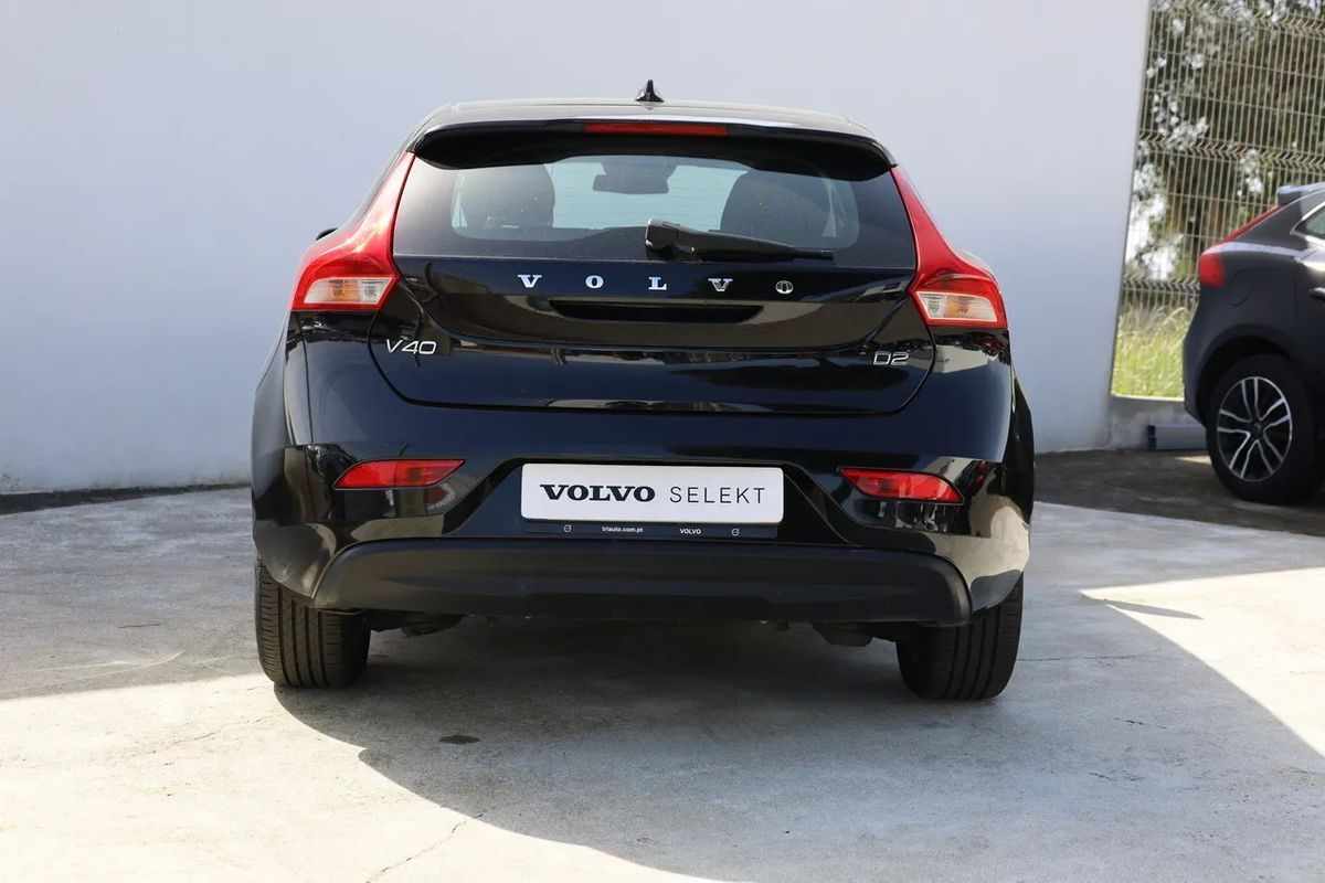 volvo-v40-2018-diesel-1969cc