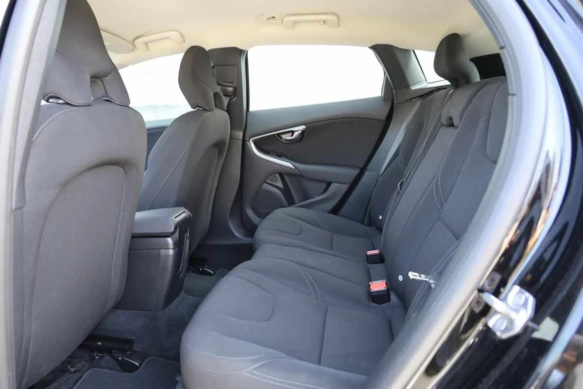 volvo-v40-2018-diesel-1969cc