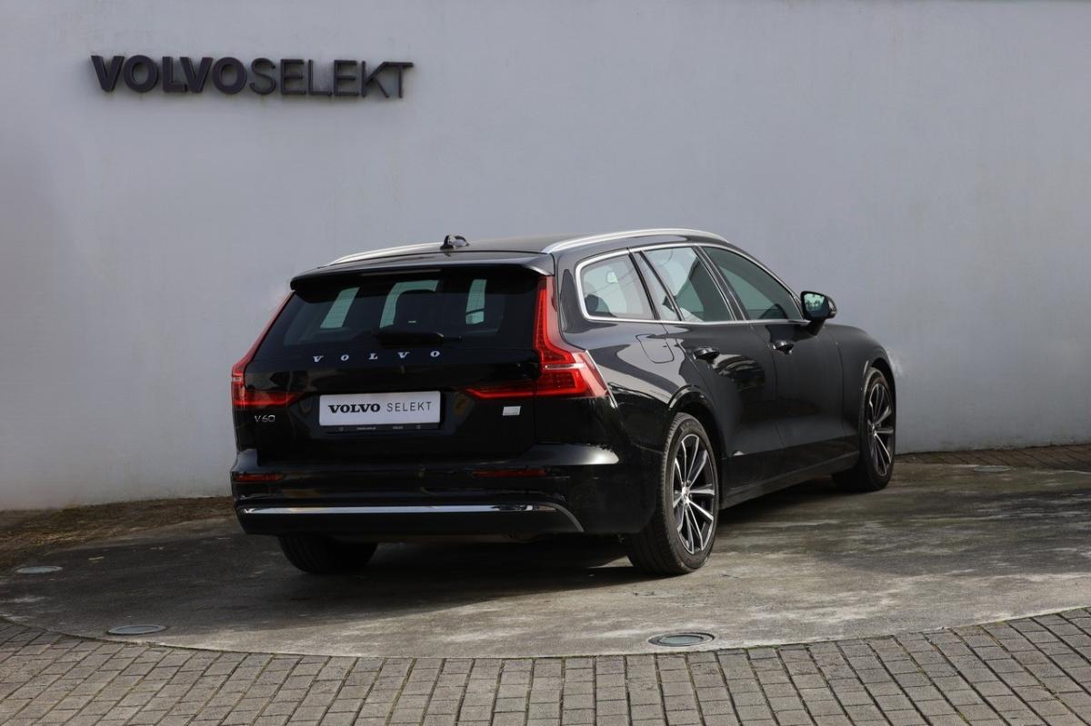 volvo-v60-2023-hibrido-a-gasolina-1969cc