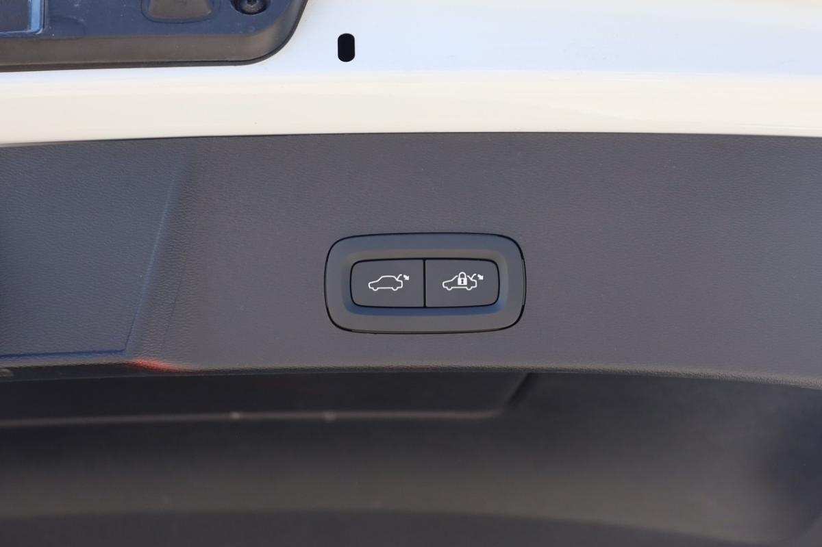 volvo-xc40-2023-eletrico-0cc