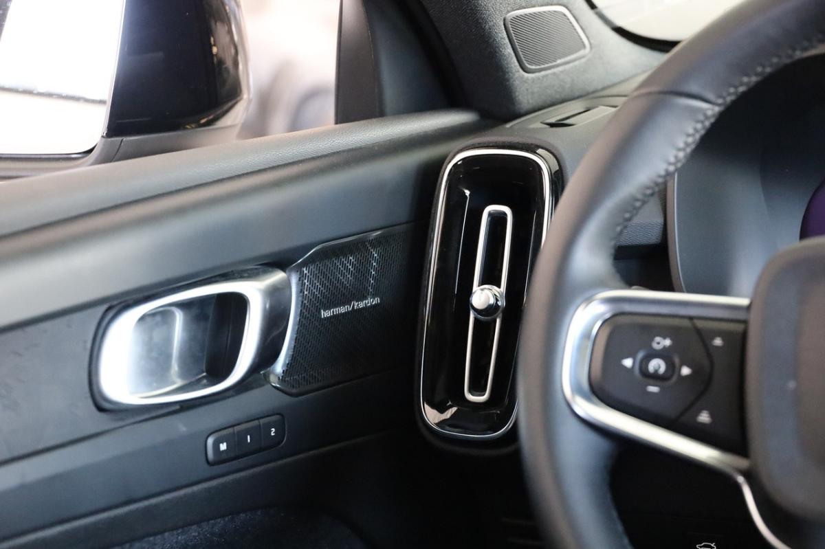 volvo-xc40-2023-eletrico-0cc