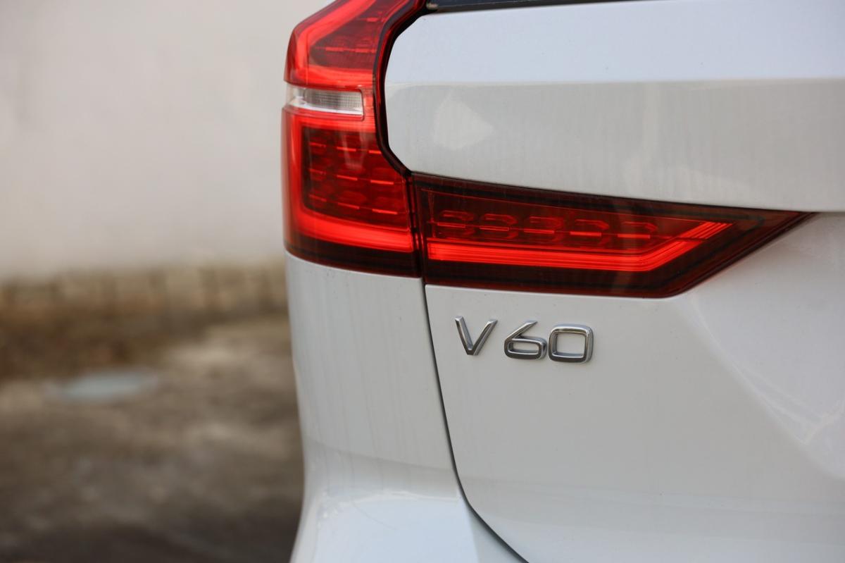 volvo-v60-2024-hibrido-a-gasolina-1969cc