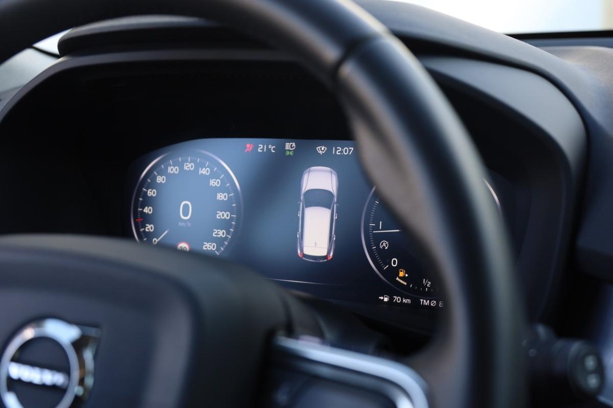 volvo-xc40-2019-diesel-1969cc