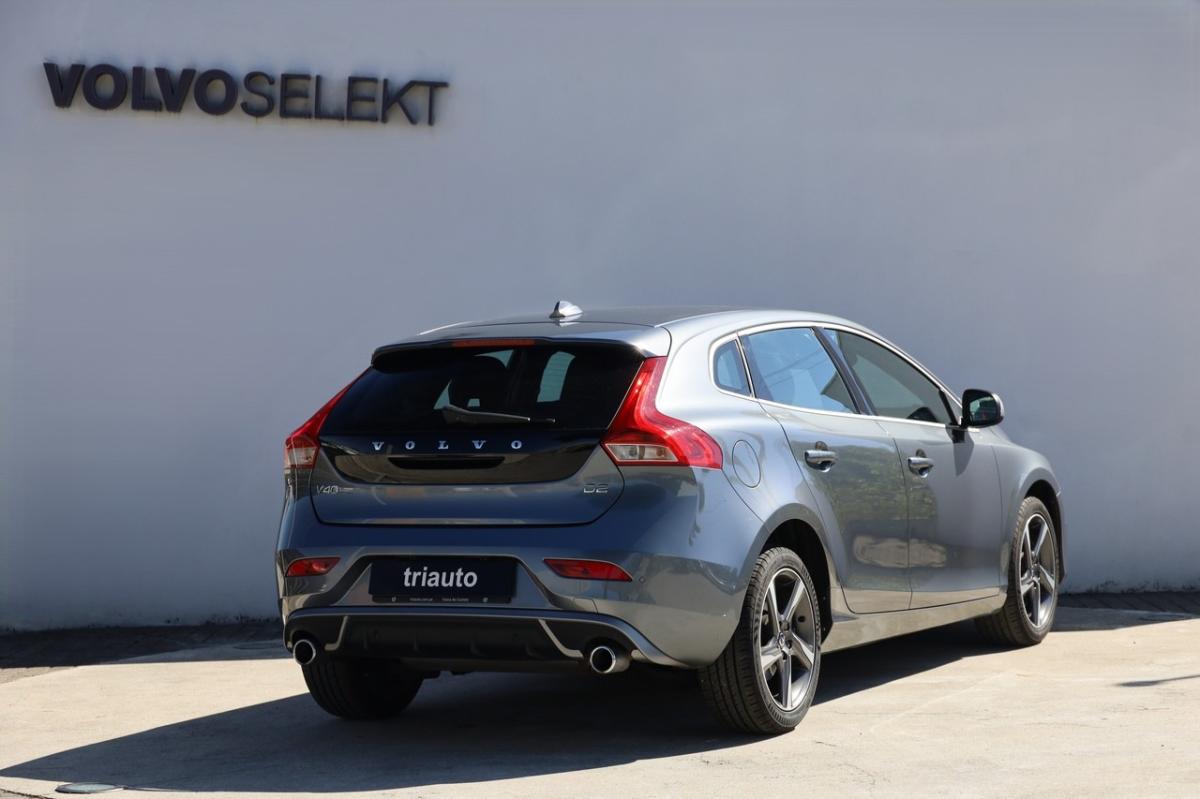 volvo-v40-2016-diesel-1969cc