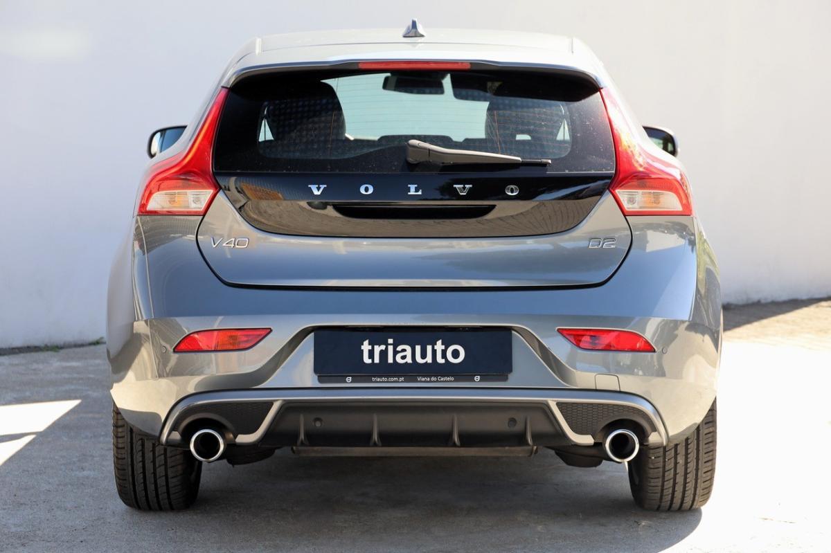volvo-v40-2016-diesel-1969cc