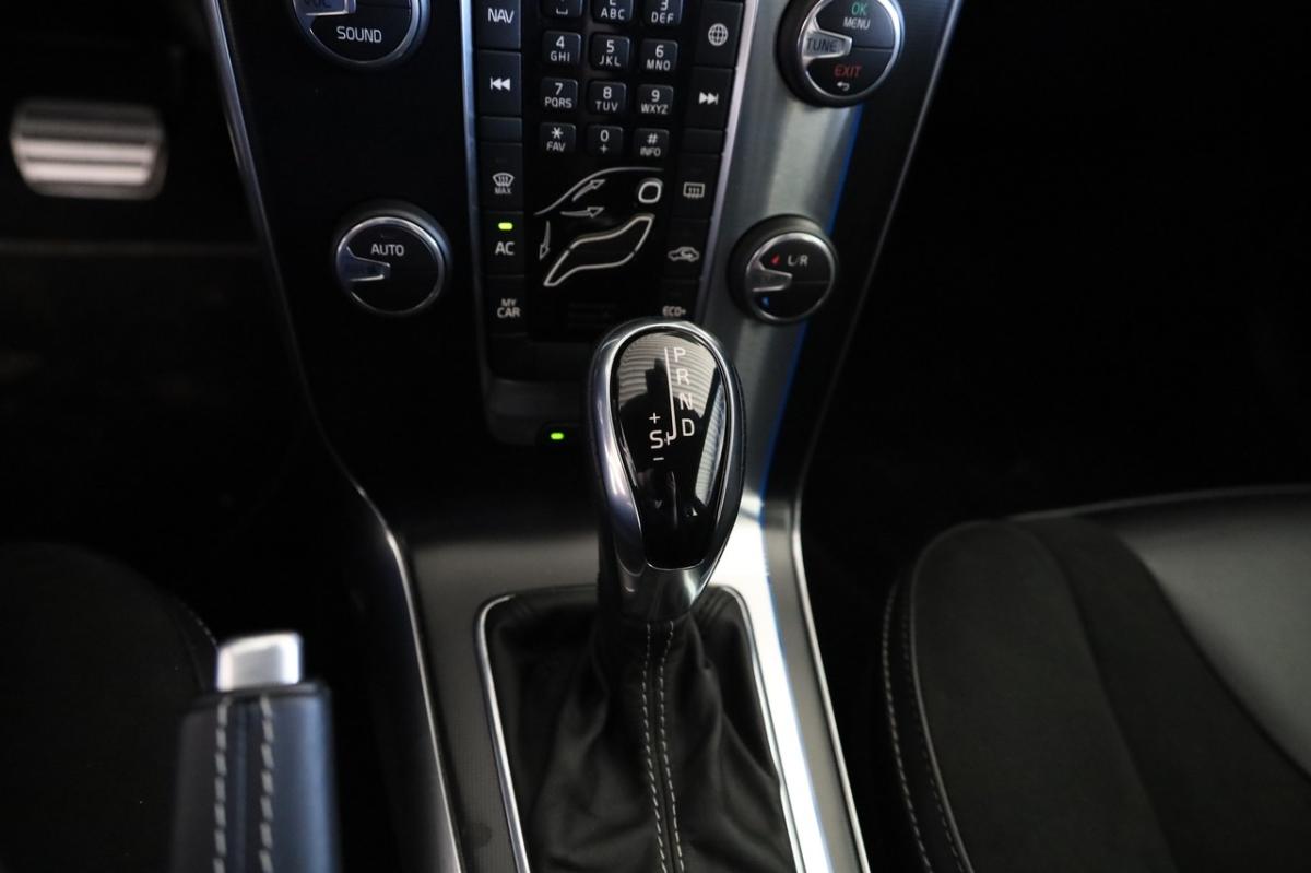 volvo-v40-2016-diesel-1969cc