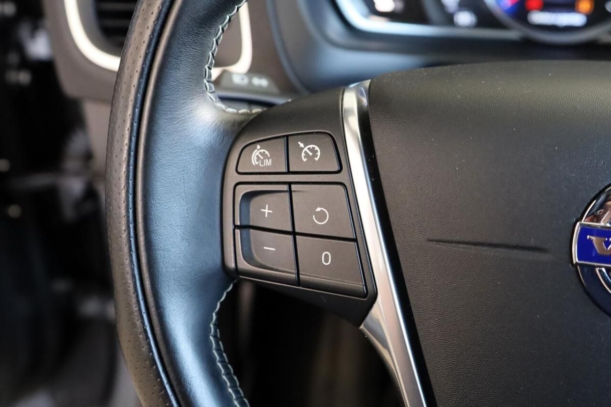 volvo-v40-2016-diesel-1969cc