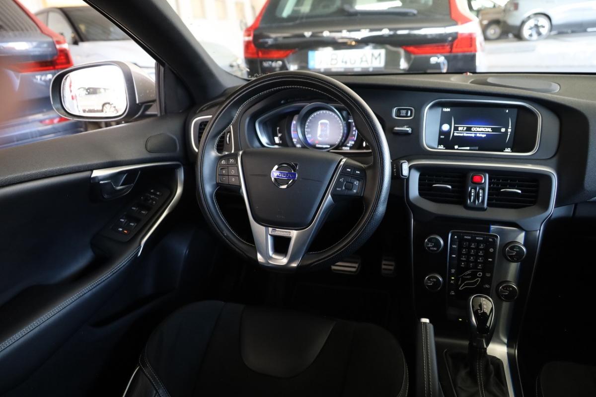 volvo-v40-2016-diesel-1969cc