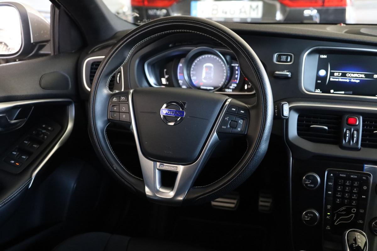 volvo-v40-2016-diesel-1969cc