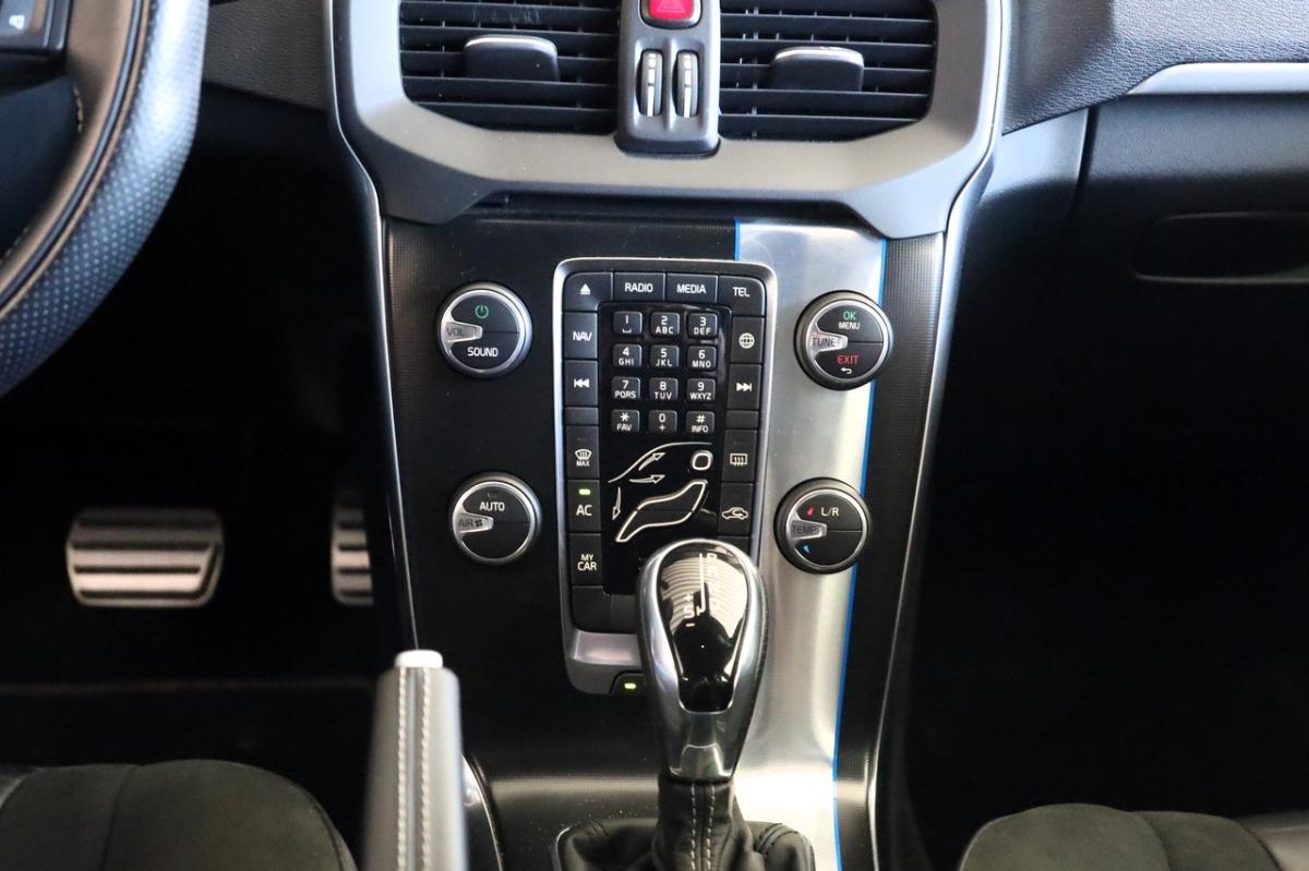 volvo-v40-2016-diesel-1969cc