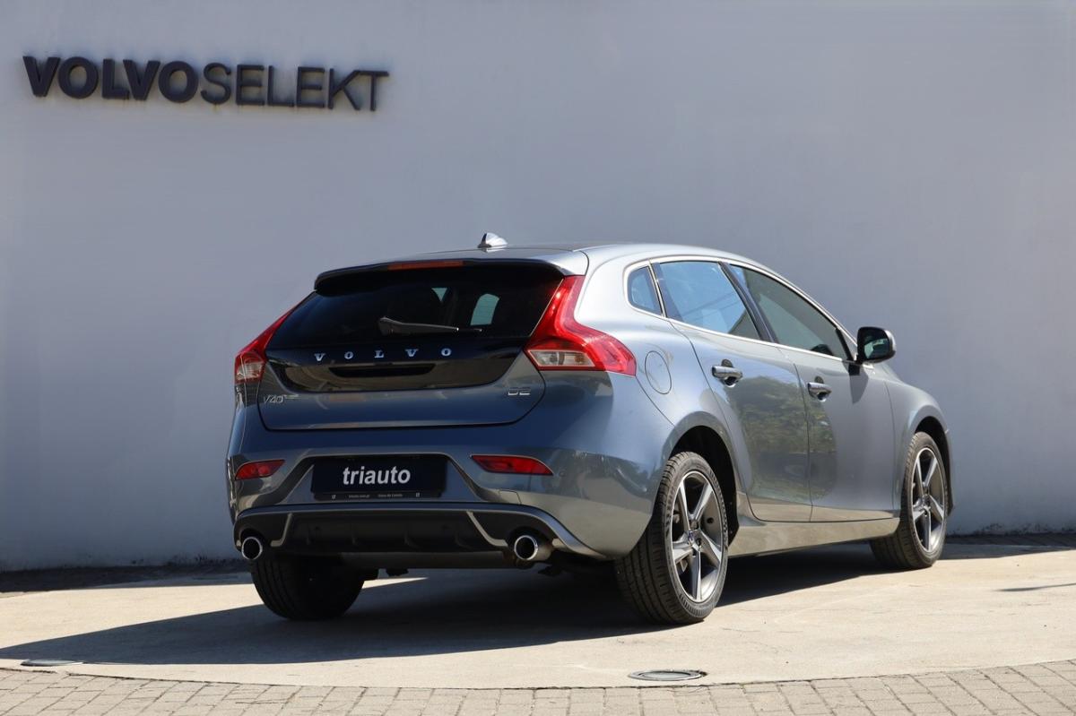 volvo-v40-2016-diesel-1969cc