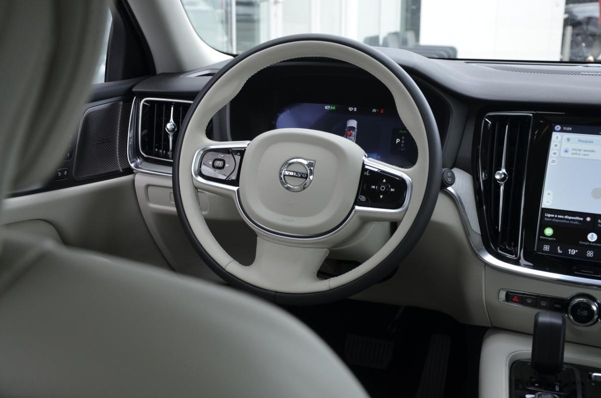 volvo-v60-2026-hibrido-a-gasolina-1969cc