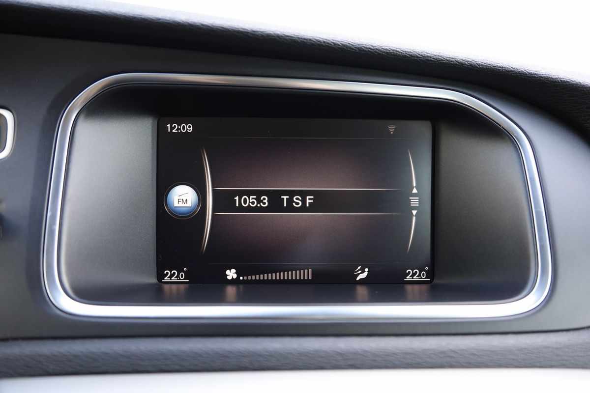 volvo-v40-2017-diesel-1969cc