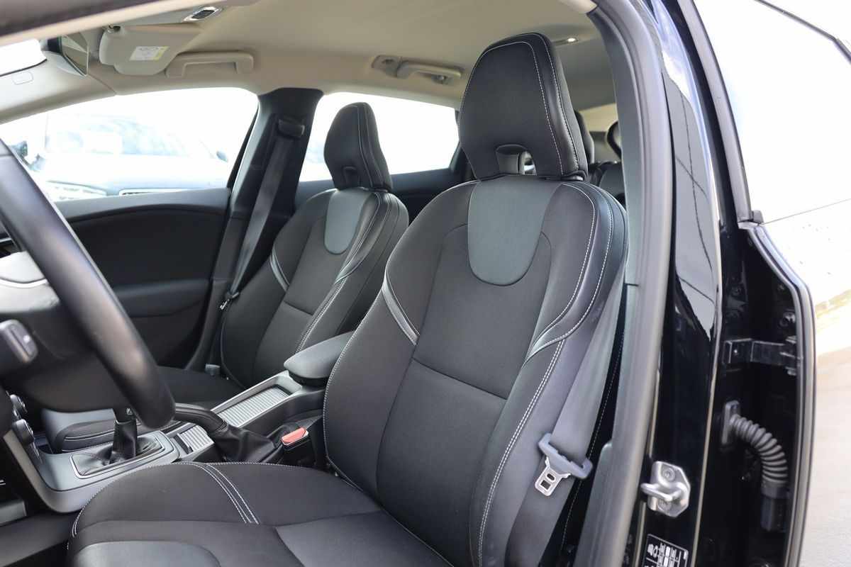 volvo-v40-2017-diesel-1969cc