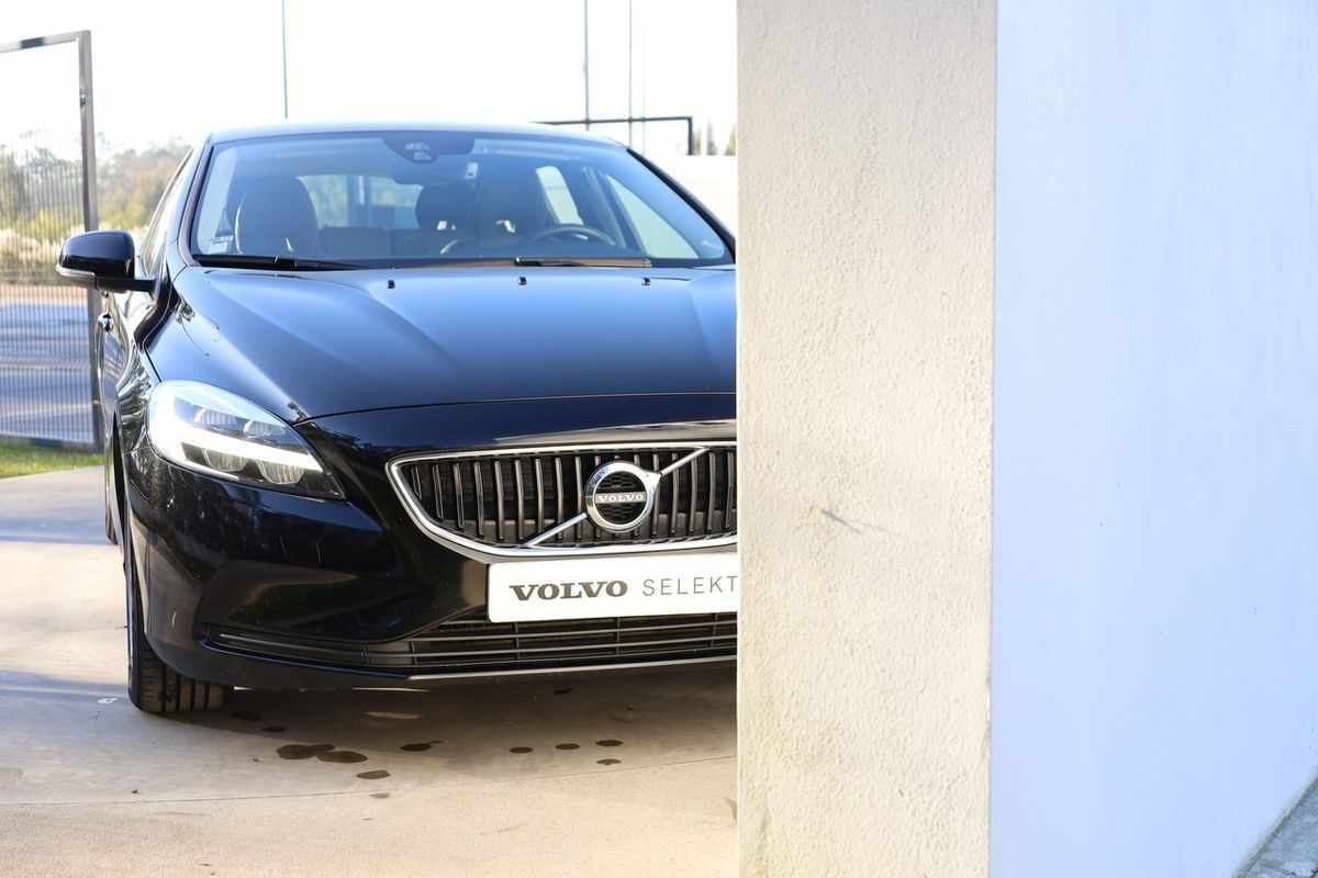 volvo-v40-2017-diesel-1969cc