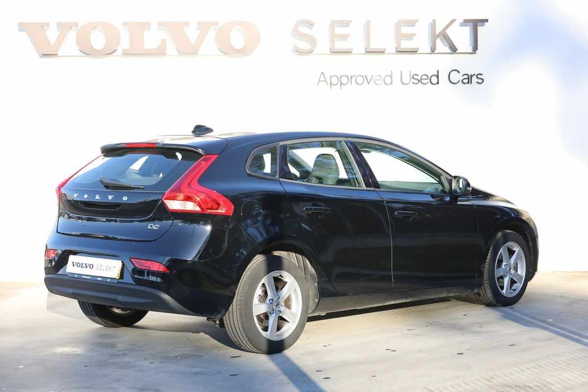 volvo-v40-2017-diesel-1969cc