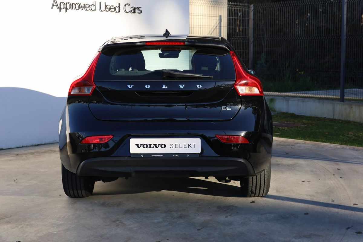 volvo-v40-2017-diesel-1969cc