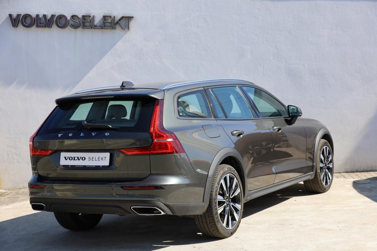 volvo-v60-cross-country-2019-diesel-1969cc