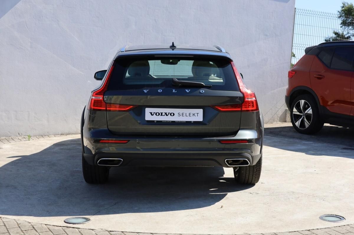 volvo-v60-cross-country-2019-diesel-1969cc