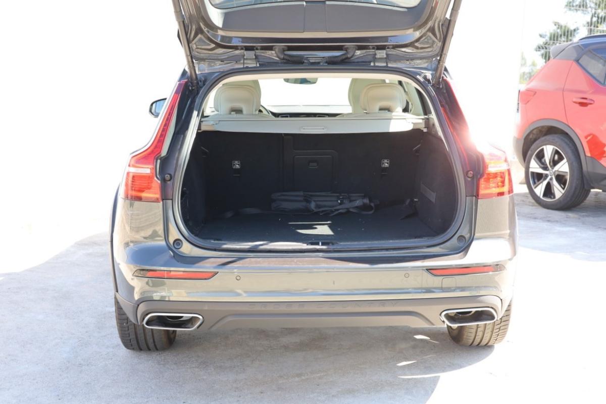 volvo-v60-cross-country-2019-diesel-1969cc