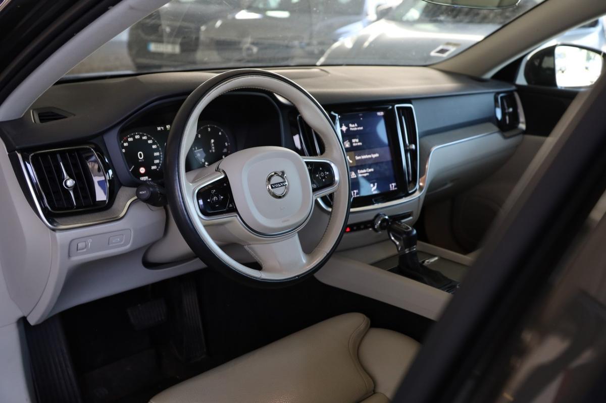 volvo-v60-cross-country-2019-diesel-1969cc