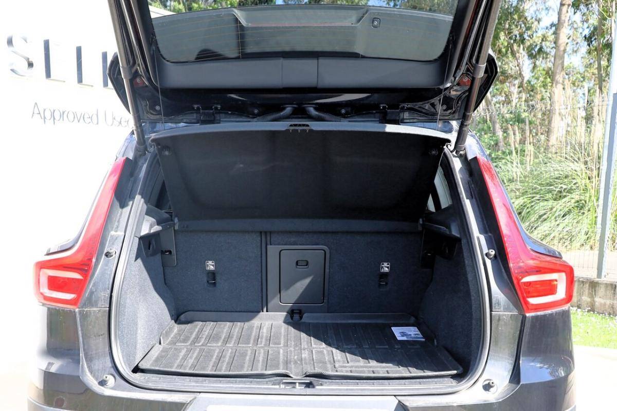 volvo-xc40-2023-eletrico-0cc