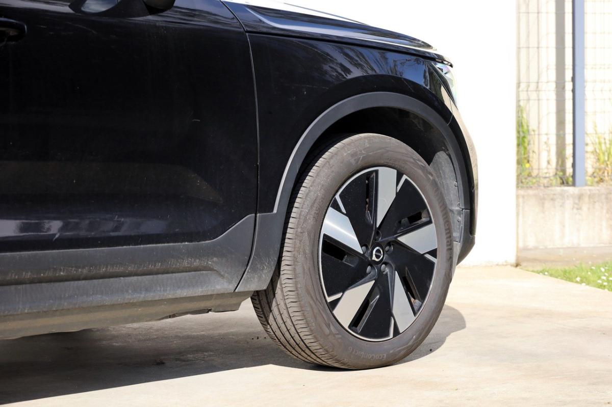 volvo-xc40-2023-eletrico-0cc