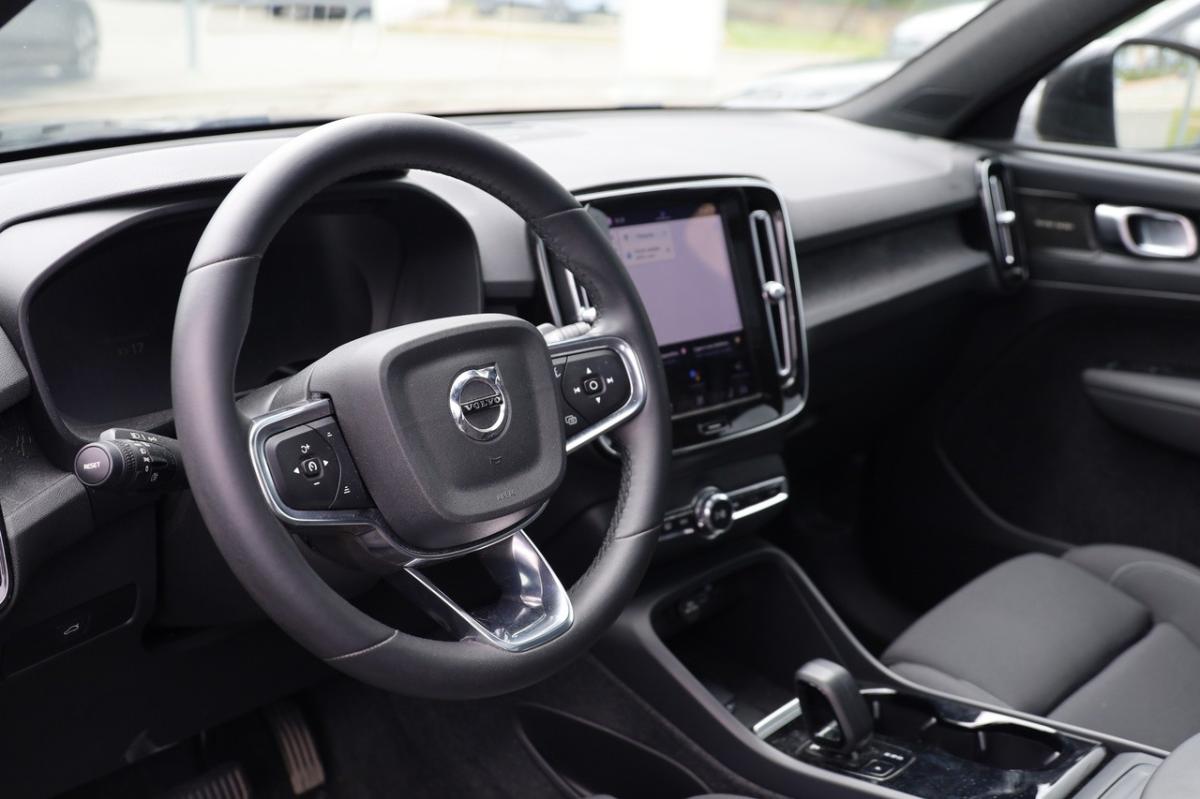 volvo-xc40-2023-eletrico-0cc