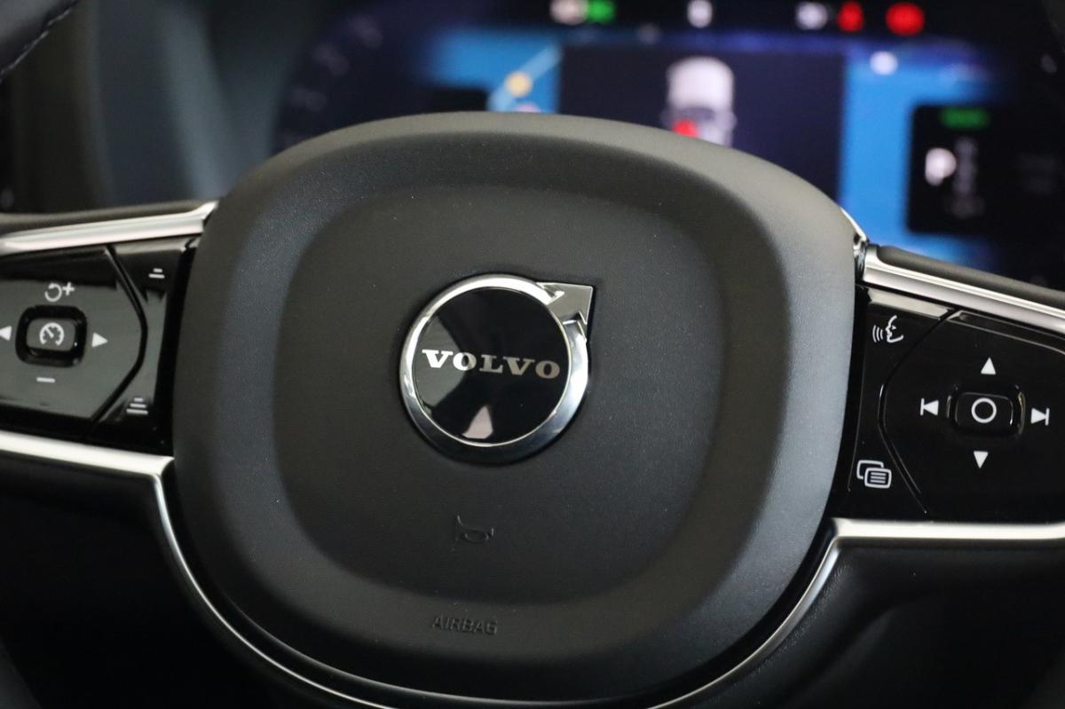 volvo-xc60-2026-hibrido-a-gasolina-1969cc