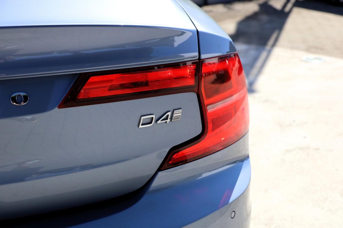 volvo-s90-2016-diesel-1969cc