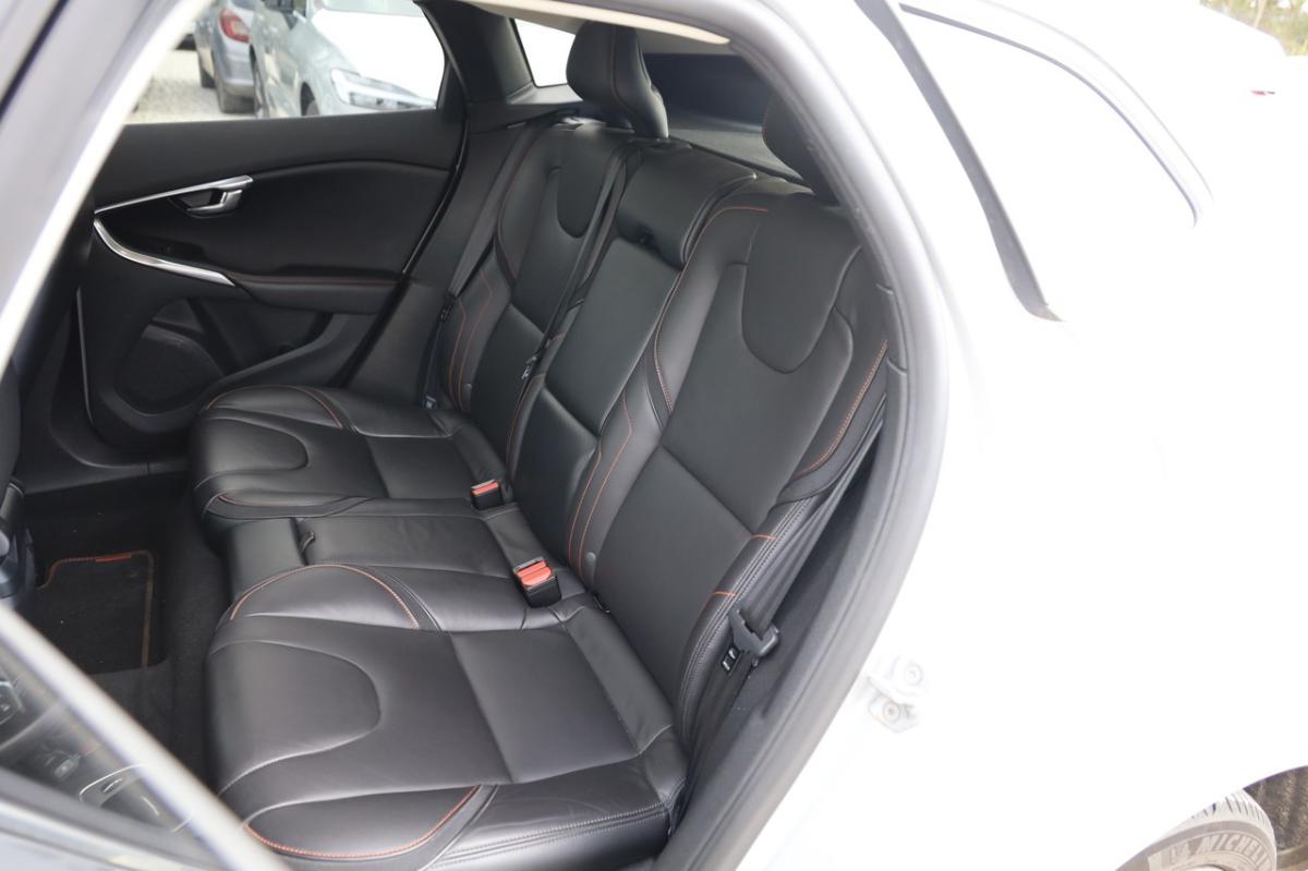 volvo-v40-2015-diesel-1969cc