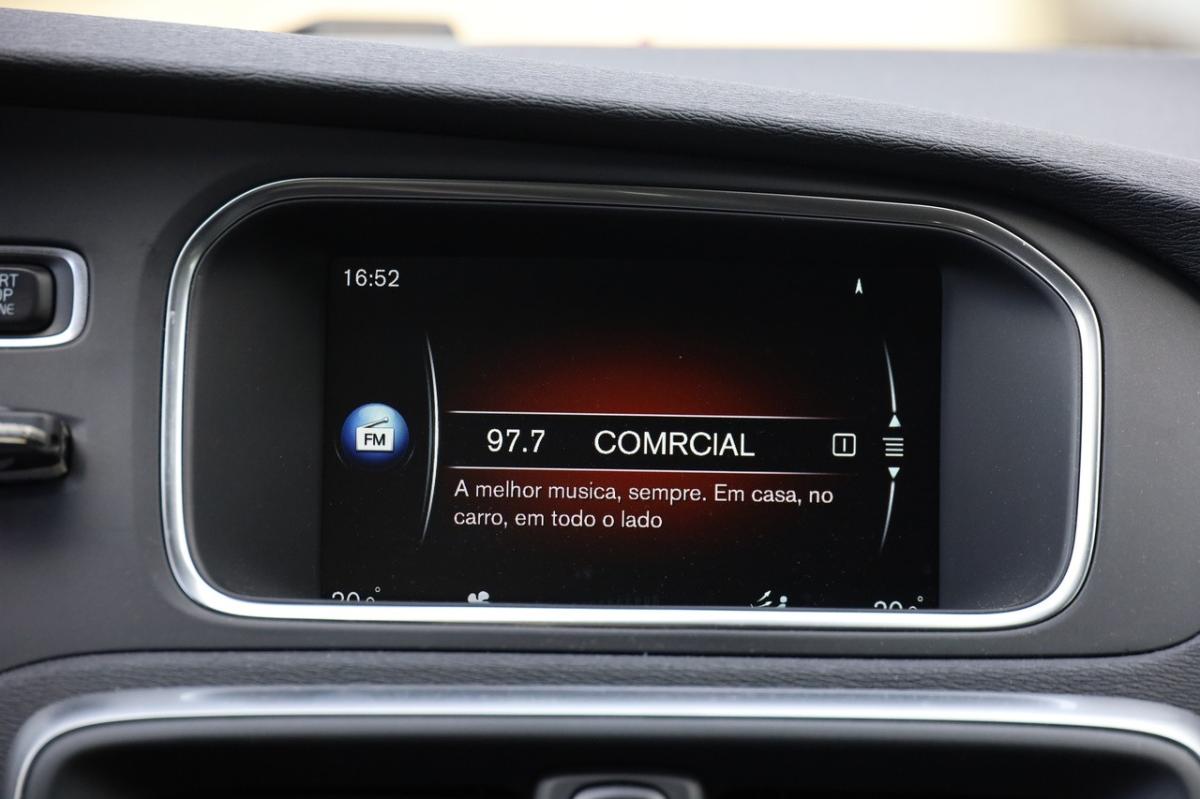 volvo-v40-2015-diesel-1969cc
