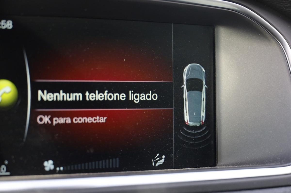 volvo-v40-2015-diesel-1969cc