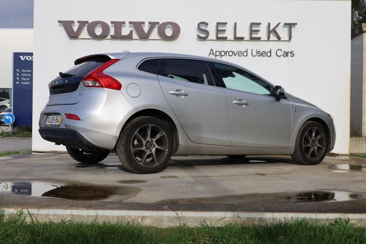 volvo-v40-2015-diesel-1969cc