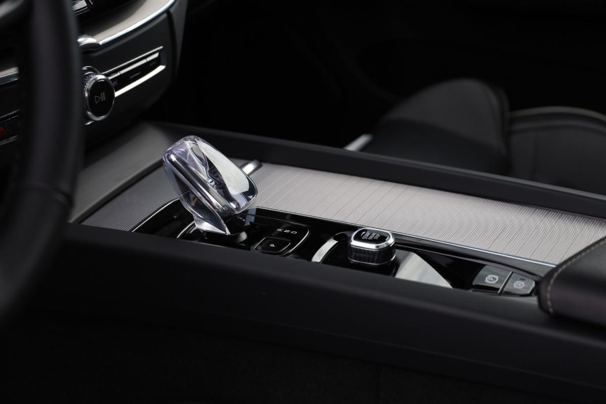 volvo-xc60-2024-hibrido-a-gasolina-1969cc