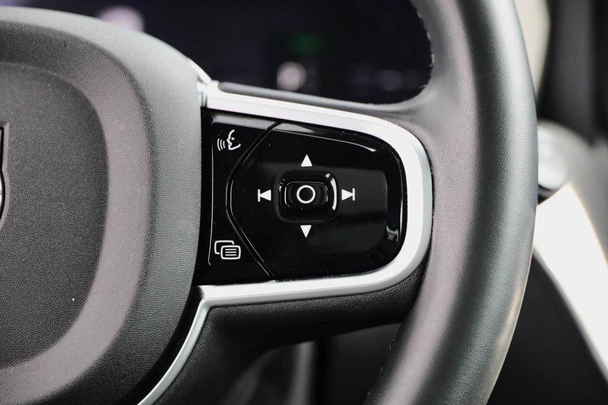 volvo-xc60-2024-hibrido-a-gasolina-1969cc