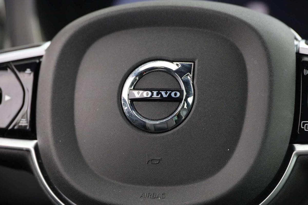 volvo-xc60-2024-hibrido-a-gasolina-1969cc