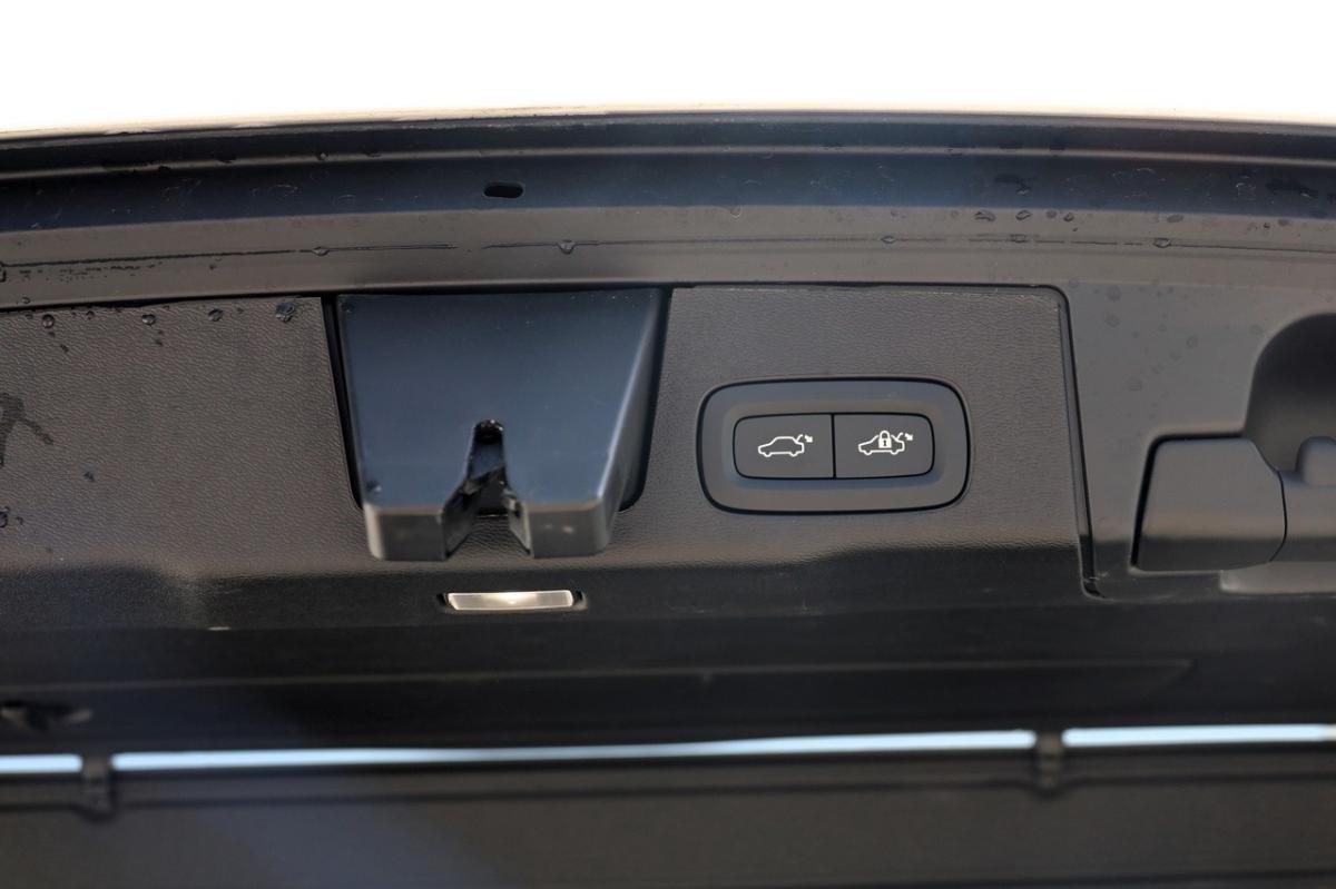 volvo-xc60-2025-hibrido-a-gasolina-1969cc
