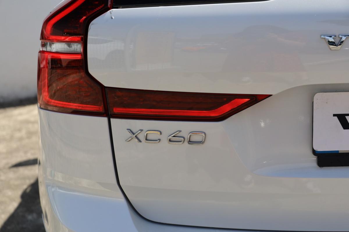volvo-xc60-2025-hibrido-a-gasolina-1969cc