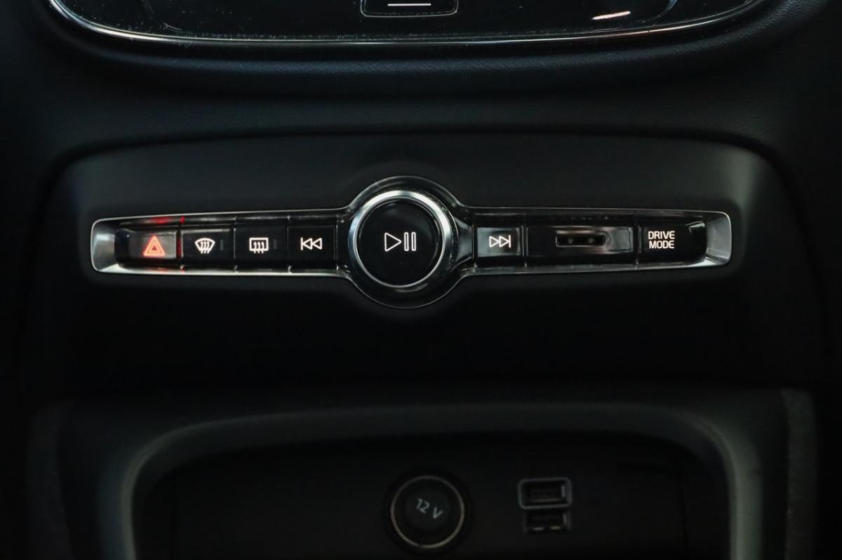 volvo-xc40-2024-gasolina-1477cc