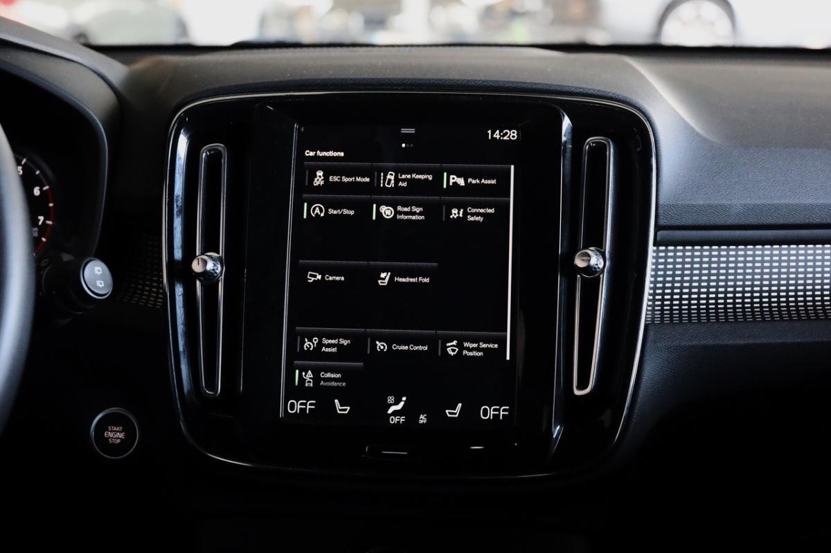 volvo-xc40-2024-gasolina-1477cc