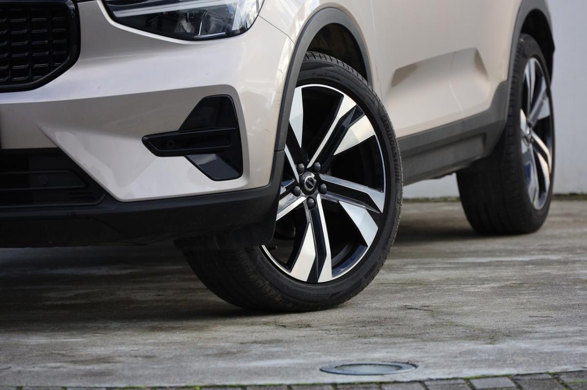 volvo-xc40-2024-gasolina-1477cc