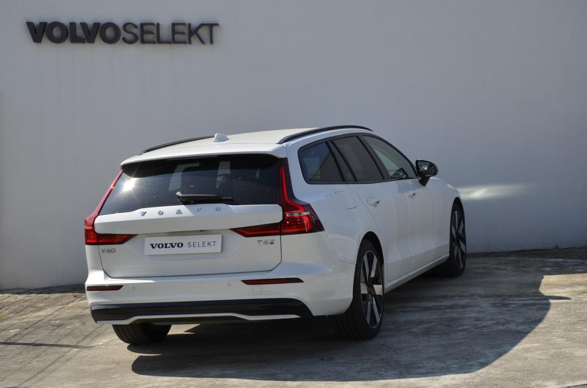 volvo-v60-2024-hibrido-a-gasolina-1969cc