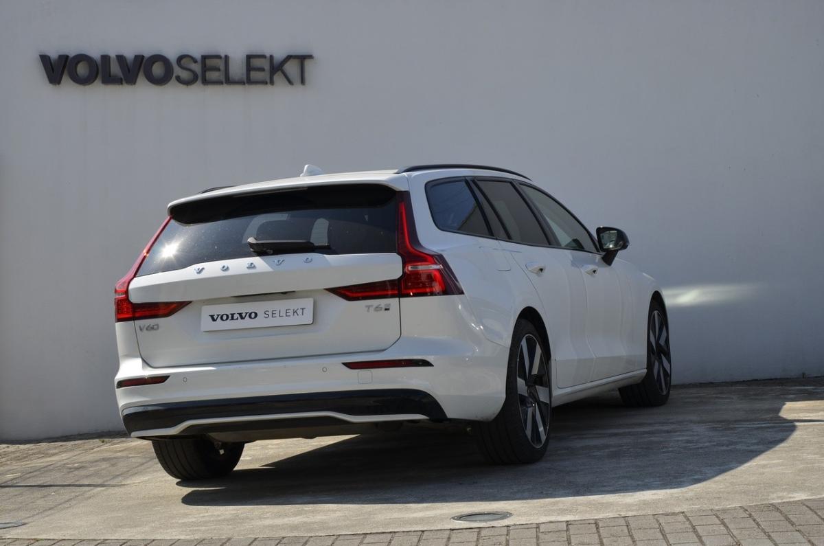 volvo-v60-2024-hibrido-a-gasolina-1969cc