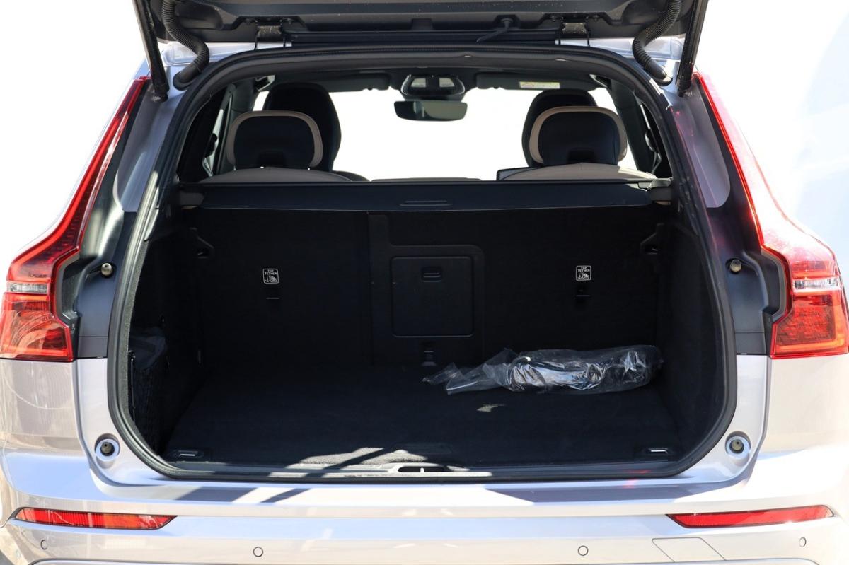 volvo-xc60-2025-hibrido-a-gasolina-1969cc