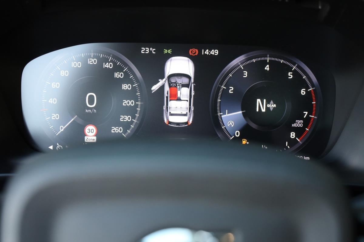 volvo-xc40-2022-gasolina-1477cc